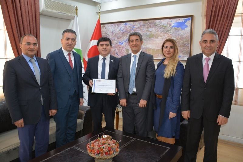 GAP Organik Tarım Küme Projesi’ne Küme Mükemmeliyeti Bronz Etiketi Ödülü