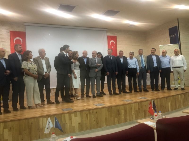 Derik Zeytinyağı, Londra’da düzenlenen ‘’ London Olive Oil ’’ Uluslararası Zeytinyağı Kalite Yarışmasında Altın Madalya Aldı