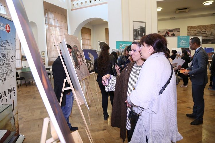 Dünden Bugüne Fotoğraflarla GAP Sergisi Tiflis’te Sanatseverlerle Buluştu