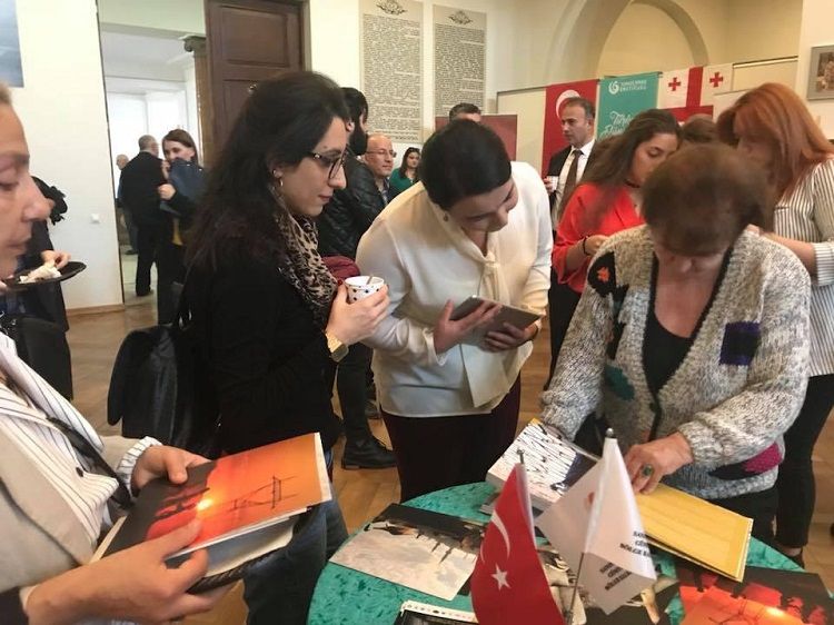 Dünden Bugüne Fotoğraflarla GAP Sergisi Tiflis’te Sanatseverlerle Buluştu