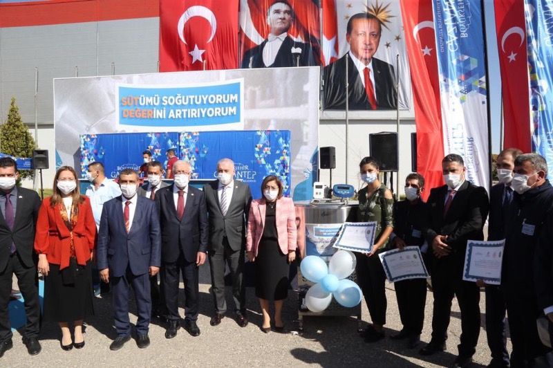 “Sütümü Soğutuyorum, Değerini Artırıyorum” Projesi Kapsamında, Üreticilere 300 Litrelik 30 Adet Süt Soğutma Tankı Dağıtıldı