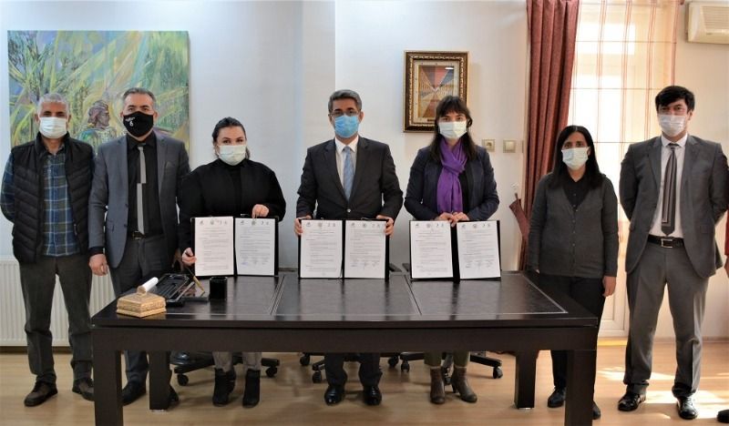 GAP İdaresi, Kızılay Toplum Merkezi ve Kadın Ellerle Evsel Üretim Kooperatifi arasında işbirliği protokolü imzalandı