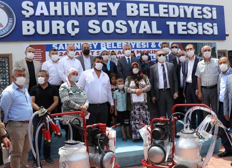 242 Adet Süt Sağım Makinesi Gaziantep'te Üreticilere Dağıtıldı