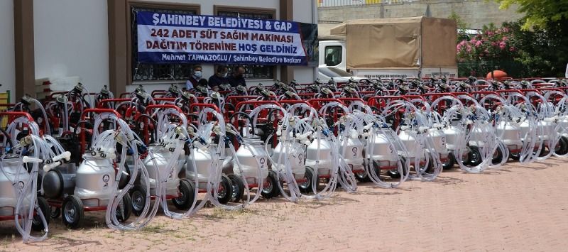 242 Adet Süt Sağım Makinesi Gaziantep'te Üreticilere Dağıtıldı