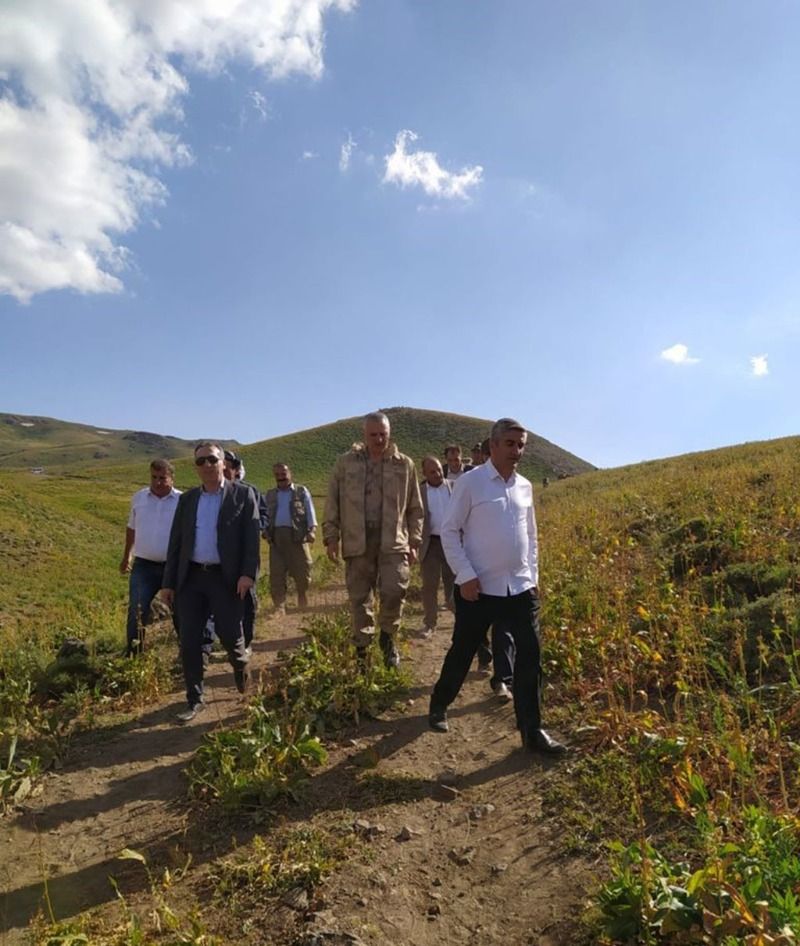 Başkan V. Mehmet AÇIKGÖZ ve Beraberindeki Heyet, “GAP ile Kırsal Yaşamın ve Verimliliğin Artırılması” Proje Alanını Ziyaret Etti