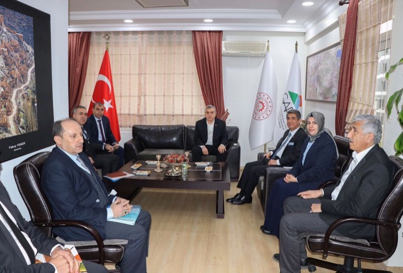 GAP İdaresi Başkanlığı ve Şanlıurfa Büyükşehir Belediyesi İş Birliği Toplantısında Bir Araya Geldi