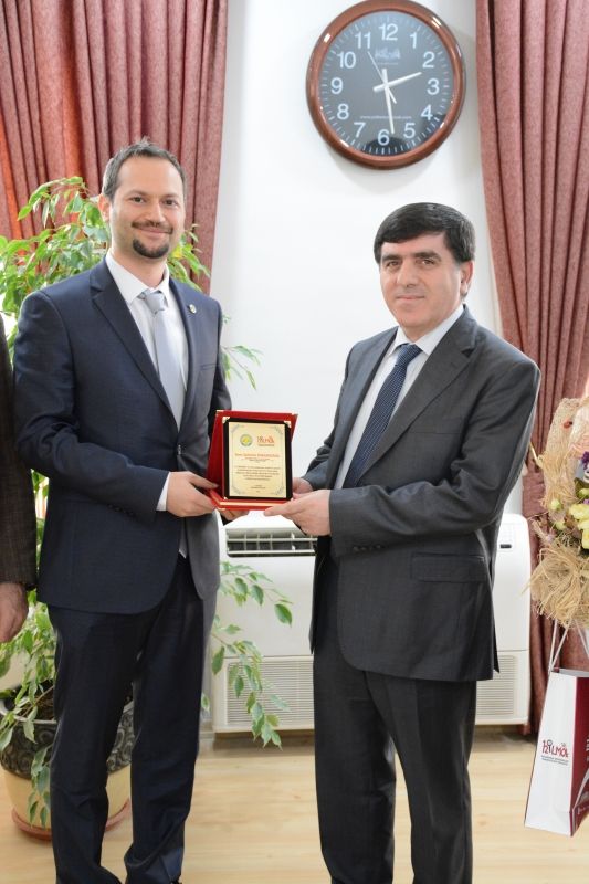 HRÜ Bilgisayar Mühendisliği Öğrencileri, GAP İdaresi Başkanı Sadrettin Karahocagil'e Teşekkür Ziyaretinde Bulundu