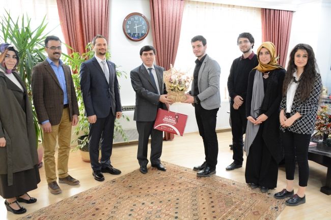 HRÜ Bilgisayar Mühendisliği Öğrencileri, GAP İdaresi Başkanı Sadrettin Karahocagil'e Teşekkür Ziyaretinde Bulundu