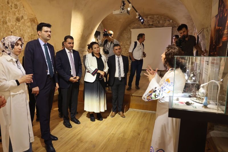 Kadim Medeniyetlerin En Önemli Koku Rotalarından Mardin’de, Kokunun Tarihine Yapay Zekâ İle Yolculuk..