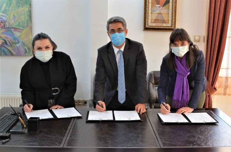 GAP İdaresi, Kızılay Toplum Merkezi ve Kadın Ellerle Evsel Üretim Kooperatifi arasında işbirliği protokolü imzalandı