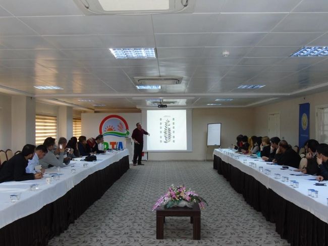 GAP Bölgesi Yayım Elemanlarına Gübreleme Programı ve Fertigasyon Eğitimi Verildi